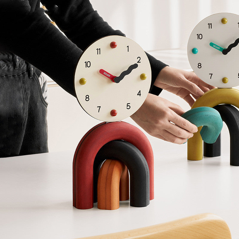 Elegant tabletop timepiece
