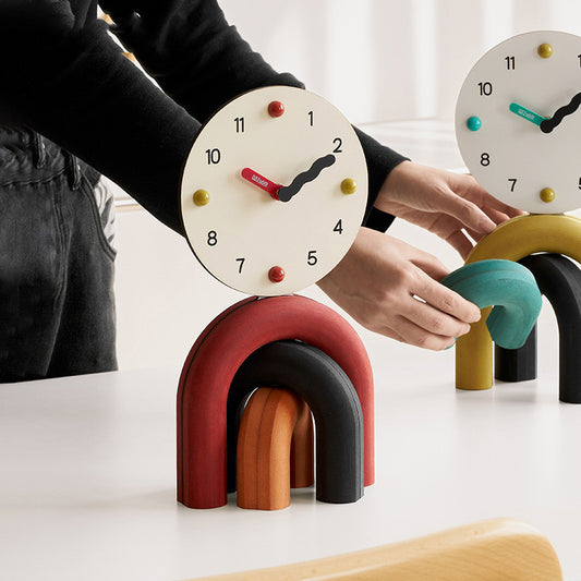 Elegant tabletop timepiece
